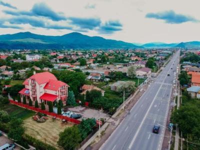 Pensiunea Octogon Piatra Neamt Ngoại thất bức ảnh