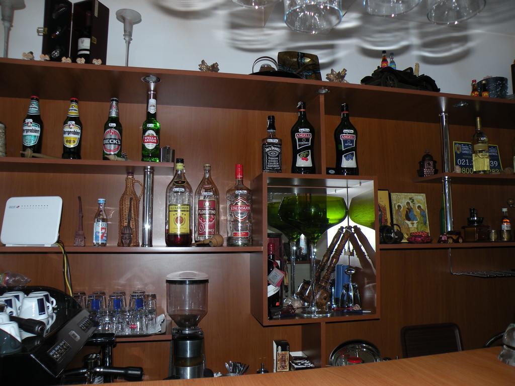 Pensiunea Octogon Piatra Neamt Ngoại thất bức ảnh