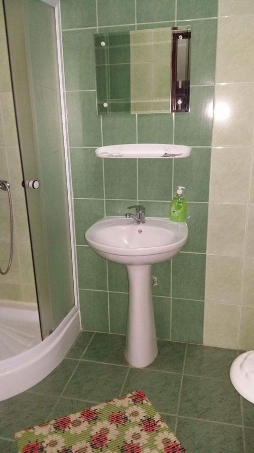 Pensiunea Octogon Piatra Neamt Ngoại thất bức ảnh
