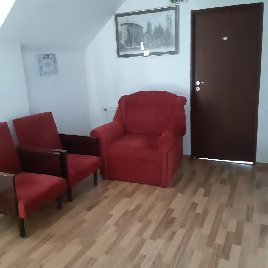 Pensiunea Octogon Piatra Neamt Ngoại thất bức ảnh